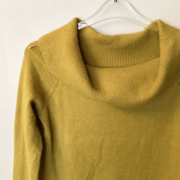 by Anthropologie Shelby Off the Shoulder Pullover Sweater - Chartreuse - S - Picture 3 of 8